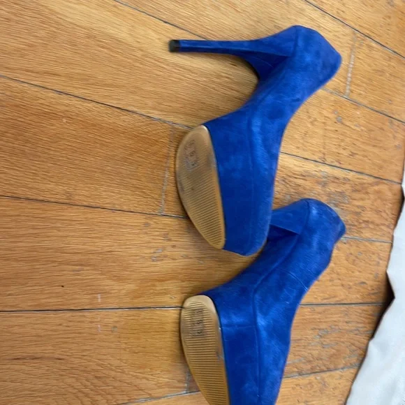 Blue suede pumps - Picture 4 of 4